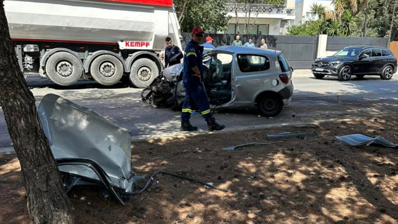 Σοκαριστικό τροχαίο δυστύχημα στο Καβούρι με ένα νεκρό