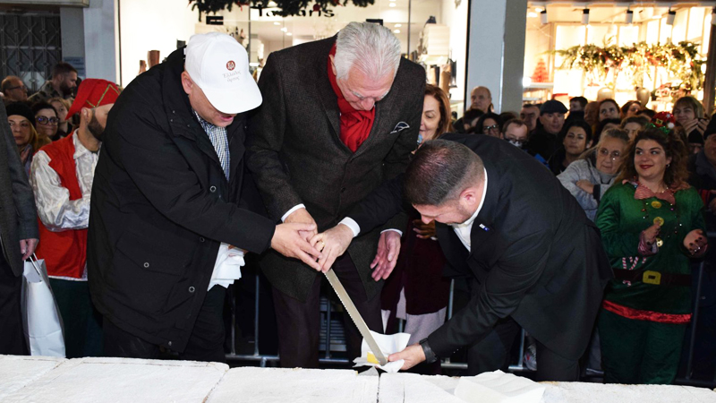 h-megalyterh-vasilopita-ths-elladas-sto-peristeri