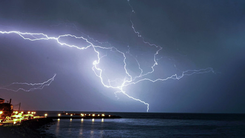 Έκτακτη προειδοποίηση για κακοκαιρία με βροχές και καταιγίδες σε πολλές περιοχές