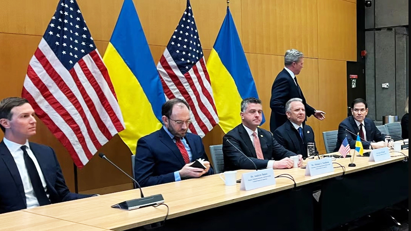 epestrespan-sto-kievo-oi-diapragmateutes-ths-oukranias