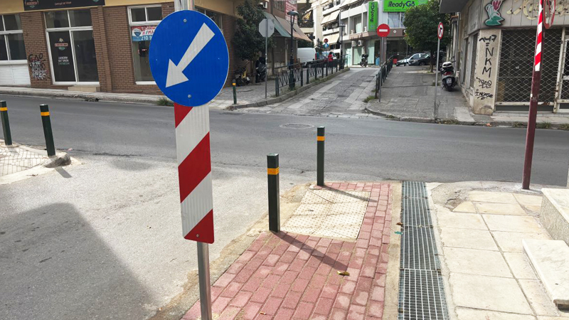 Παρεμβάσεις ασφαλείας στα πεζοδρόμια του Βύρωνα