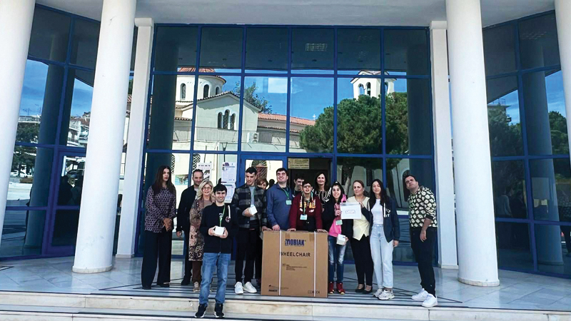 Αναπηρικό καροτσάκι από τα παιδιά του Ιδρύματος «Η Θεοτόκος»
