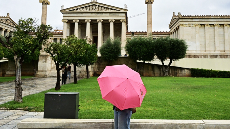 Με ηλιοφάνεια και 28άρια θα ολοκληρωθεί η εβδομάδα