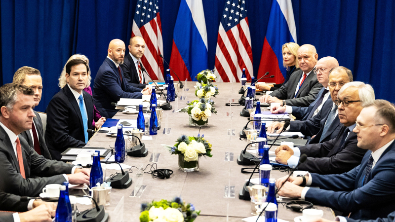 sto-dromo-h-nea-synanthsh-tramp-putin