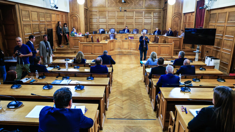 Επισπεύδει το κλείσιμο της Εξεταστικής η ΝΔ με απόσυρση μαρτύρων