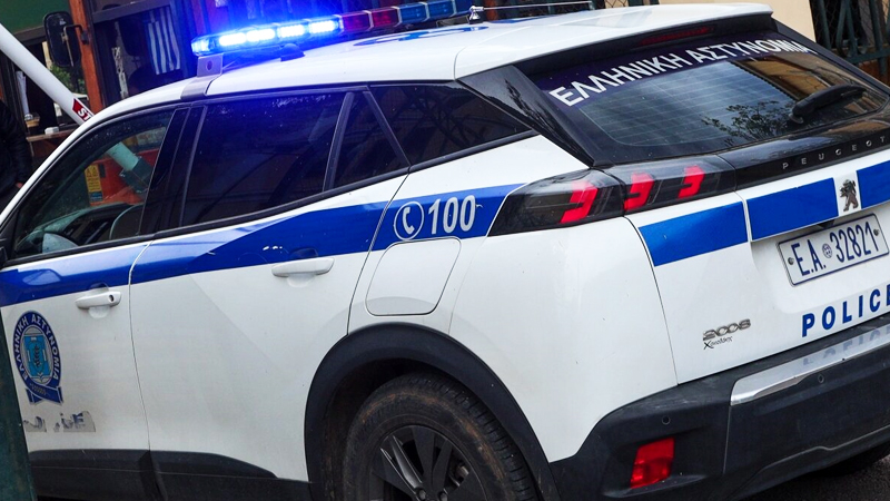 Κακουργηματική δίωξη στα δύο αδέρφια που απείλησαν με όπλο 25χρονο