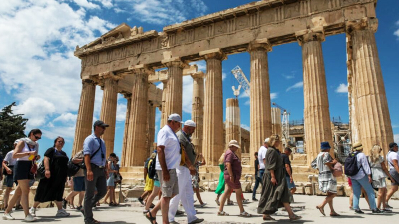 Τριπλασιάστηκαν οι επισκέψεις Τούρκων στην Ελλάδα ενώ περιορίζονται των Ελλήνων στην Τουρκία