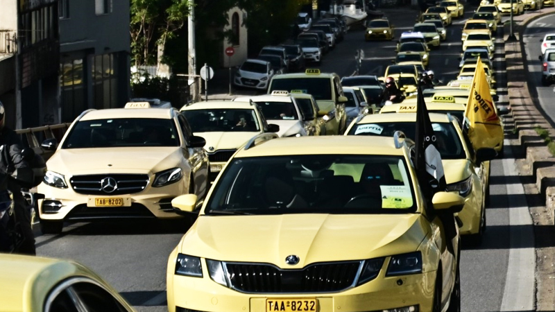 Απεργίες διαρκείας ξεκινούν οι οδηγοί ταξί