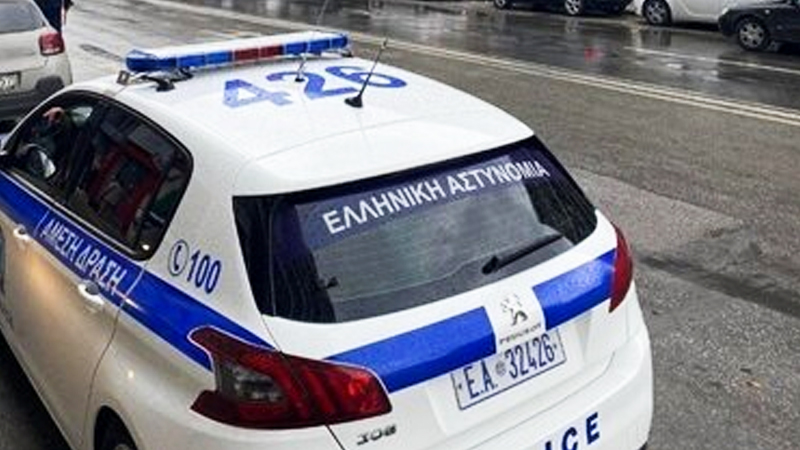 Έδειρε και απείλησε με μαχαίρι τη μητέρα του «επηρεασμένος από σειρές» που έβλεπε